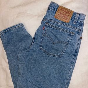 100% Cotton Vintage Levi’s 550 Relaxed Fit Tapered Jeans
